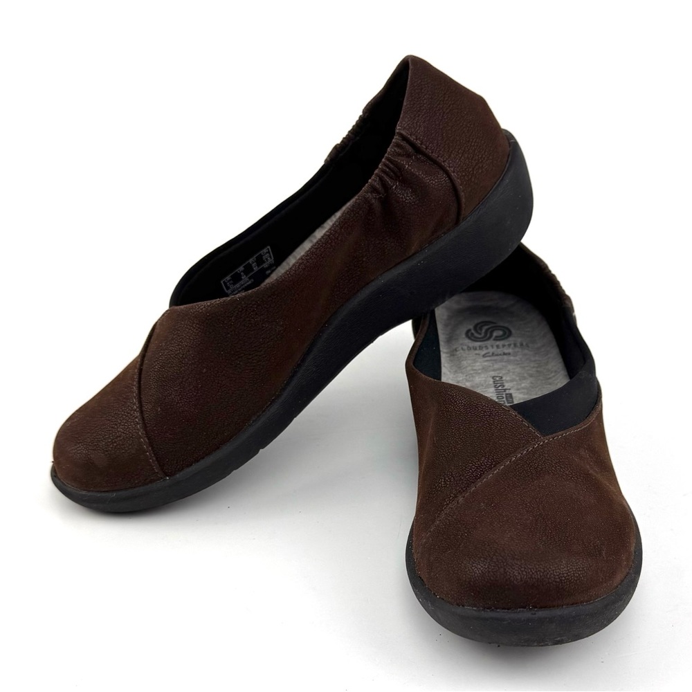 Women Clark’s Cloudstepper Sillian Jetay Flat slip on Dark Brown 5
